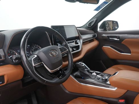 Used 2022 Toyota Highlander Platinum image 27