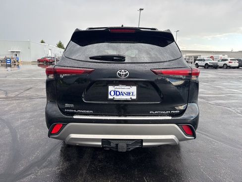 Used 2024 Toyota Highlander Platinum AWD/4WD image 7