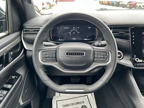 Used 2024 Jeep Wagoneer L Series III w/ Flexible Seating Group AWD/4WD image 13