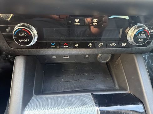 Used 2023 Mitsubishi Outlander SEL image 12