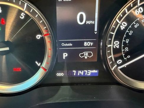 Used 2019 Lexus LX 570 4WD w/ Luxury Package image 25