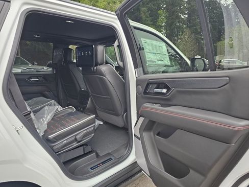 New 2026 GMC Yukon AT4 Ultimate AWD/4WD image 10