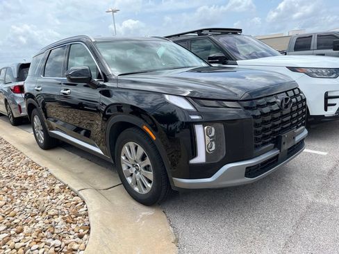 Used 2025 Hyundai Palisade SEL FWD image 2