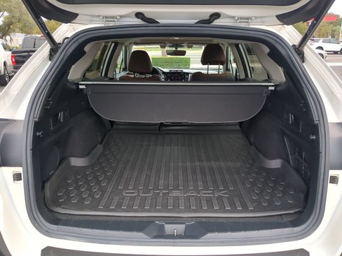 Used 2020 Subaru Outback Touring w/ Popular Package #2 AWD/4WD image 9