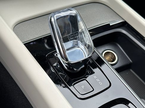 New 2025 Volvo XC60 B5 Ultra w/ Protection Package Premier image 19