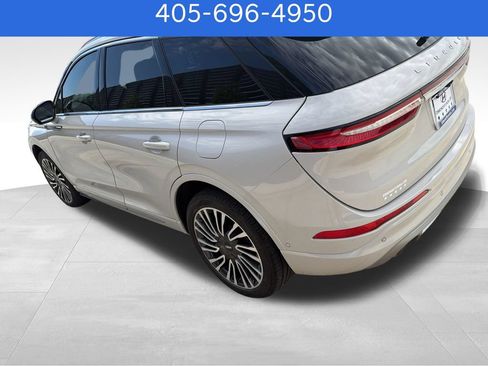 Used 2021 Lincoln Corsair Reserve w/ Equipment Group 201A AWD/4WD image 3