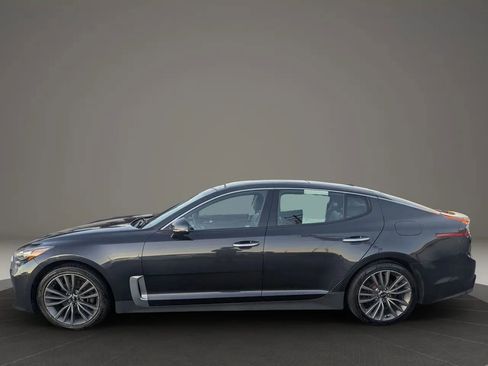 Used 2019 Kia Stinger Premium image 2