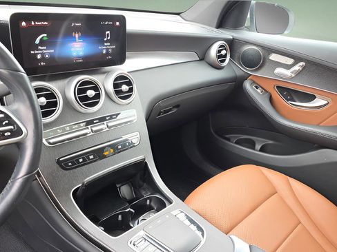 Used 2022 Mercedes-Benz GLC 300 4MATIC Coupe image 22