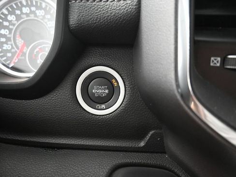 Used 2025 RAM 1500 Laramie AWD/4WD image 16
