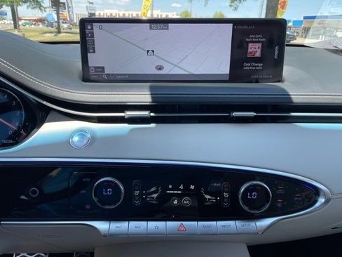 Used 2023 Genesis GV70 3.5T Sport w/ Sport Prestige Package AWD/4WD image 7