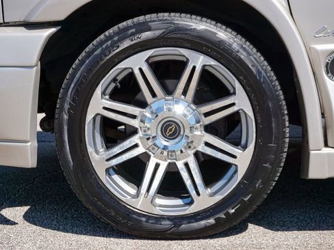 Used 2017 Chevrolet Express 2500 RWD image 52