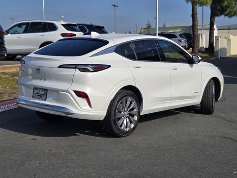 New 2026 Buick Envista Avenir image 4
