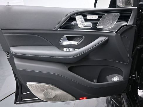 Used 2024 Mercedes-Benz Maybach GLS 600 4MATIC image 25