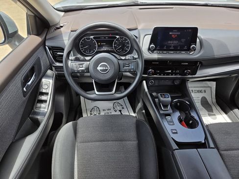 Used 2022 Nissan Rogue SV FWD image 9
