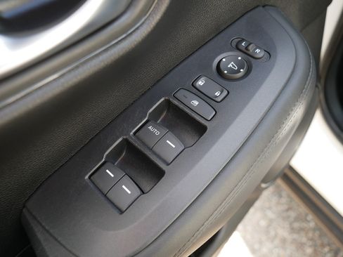 Used 2025 Honda HR-V LX image 19