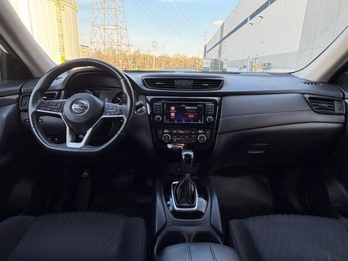 Used 2018 Nissan Rogue SV image 20