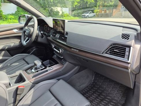 Used 2024 Audi Q5 e Prestige w/ Prestige Package AWD/4WD image 32