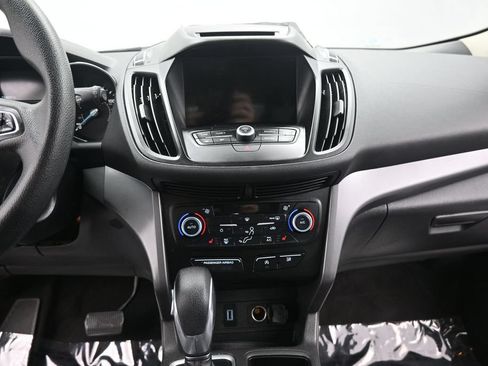 Used 2018 Ford Escape SE w/ SE Sync 3 Package AWD/4WD image 15