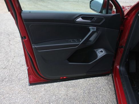 Used 2019 Volkswagen Tiguan SEL image 27