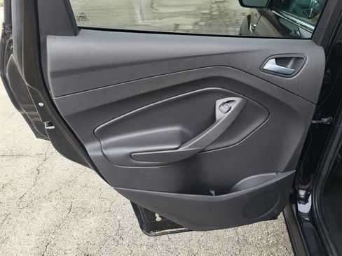 Used 2017 Ford Escape SE w/ SE Cold Weather Package image 25