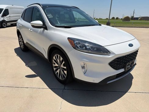 Used 2020 Ford Escape Titanium w/ Titanium Premium Package 2.0 FWD image 7