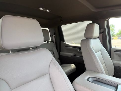 Used 2025 GMC Sierra 1500 SLT AWD/4WD image 12