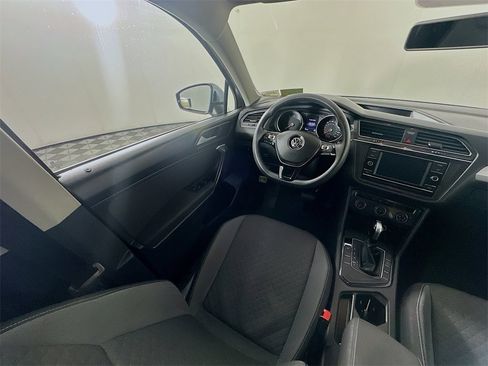 Used 2021 Volkswagen Tiguan S image 9