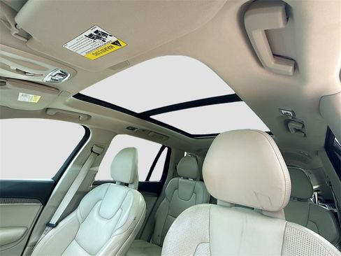 Used 2021 Volvo XC90 T6 Inscription w/ Protection Package Premier image 24