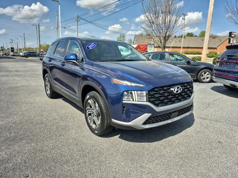 Used 2023 Hyundai Santa Fe SE image 1