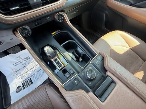Certified 2024 Toyota Grand Highlander AWD Hybrid image 10