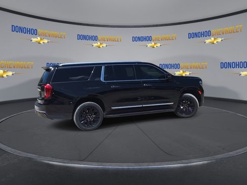 Used 2024 GMC Yukon XL SLT w/ SLT Premium Package RWD image 6