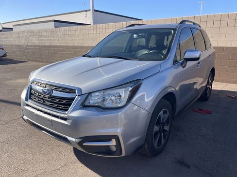 Used 2017 Subaru Forester 2.5i Limited w/ Popular Package #2 image 4