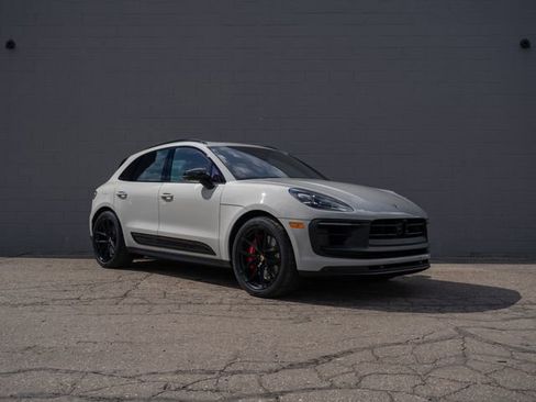 New 2026 Porsche Macan GTS image 9