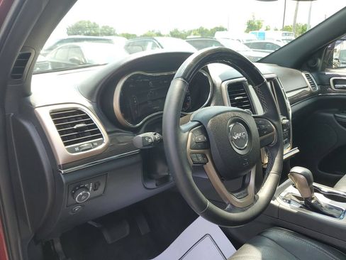 Certified 2017 Jeep Grand Cherokee Overland AWD/4WD image 19