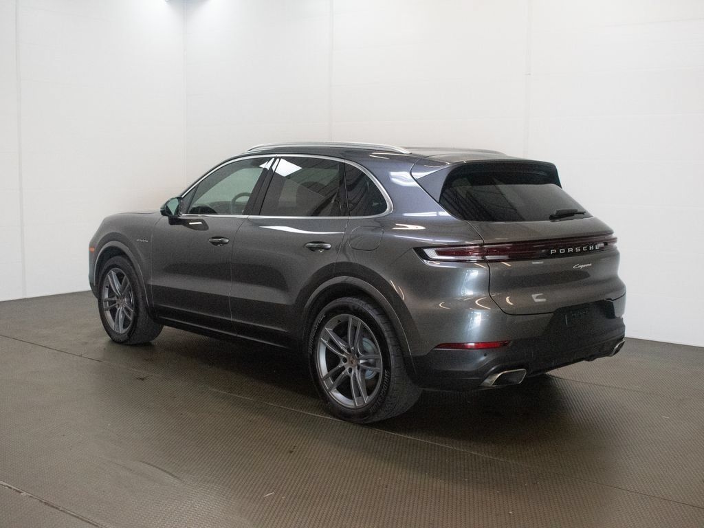 Certified 2026 Porsche Cayenne S AWD/4WD image 3