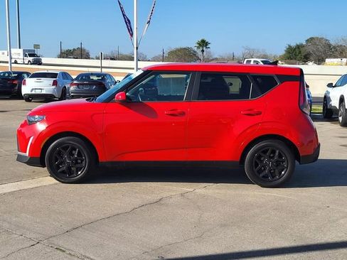 Used 2023 Kia Soul LX w/ Option Group 015 image 2