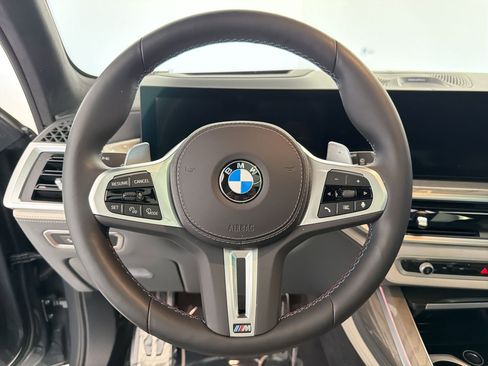 Certified 2025 BMW X7 M60i AWD/4WD image 17