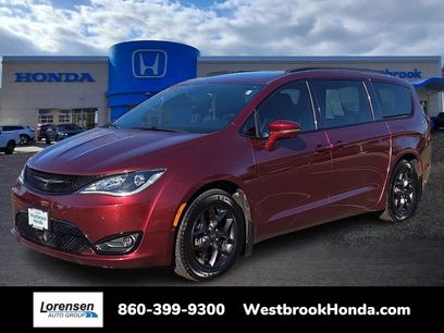 Used 2019 Chrysler Pacifica Limited w/ Advanced Safetytec Group