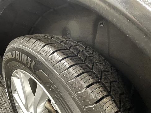 Used 2018 Nissan Rogue SV image 18