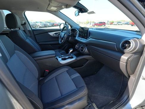 Used 2025 Chevrolet Blazer LT AWD/4WD image 23