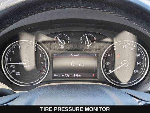 Used 2023 Buick Enclave Essence w/ Sport Touring Edition FWD image 28