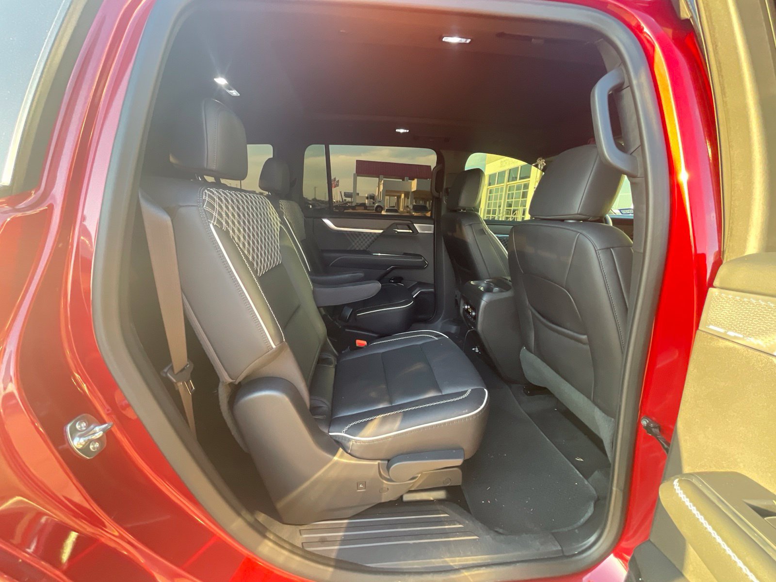 Used 2025 GMC Acadia Denali w/ Super Cruise Package FWD image 14