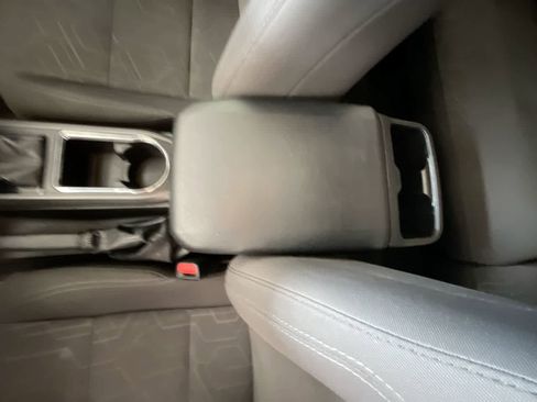 Used 2016 Toyota Tacoma TRD Off-Road w/ Premium & Technology Package AWD/4WD image 21
