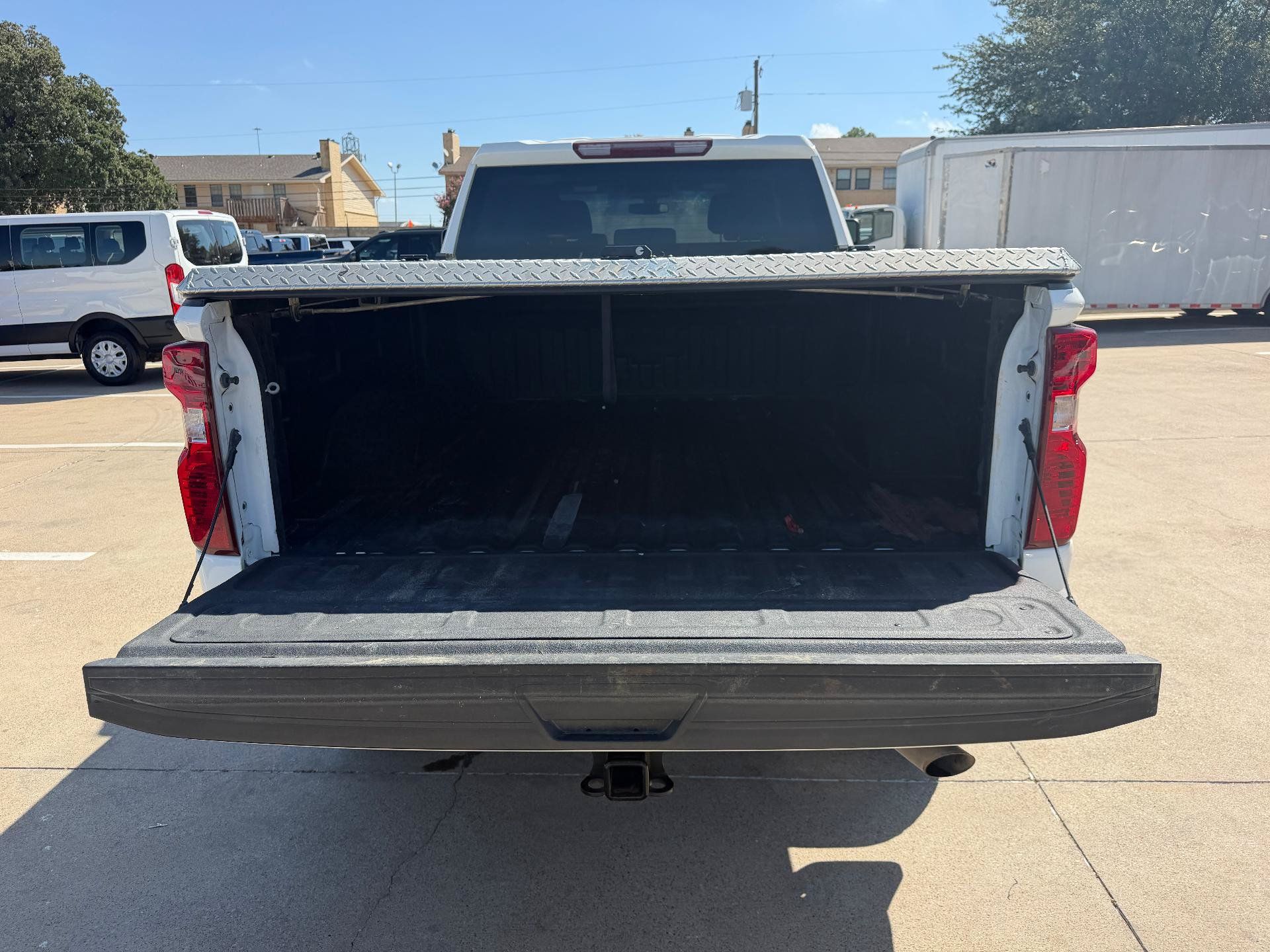 Used 2022 Chevrolet Silverado 2500 Custom w/ Custom Convenience Package AWD/4WD image 9