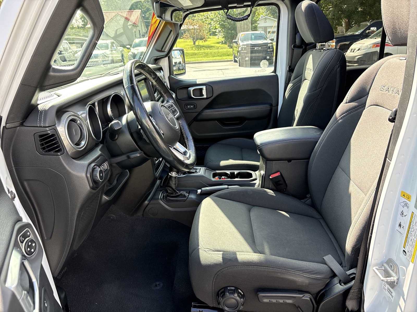 Used 2020 Jeep Wrangler Unlimited Sahara AWD/4WD image 20