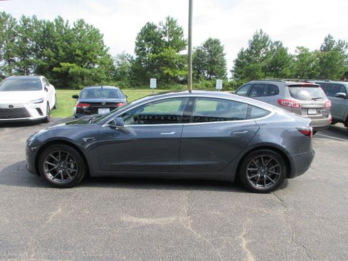 Used 2018 Tesla Model 3 Long Range RWD image 8