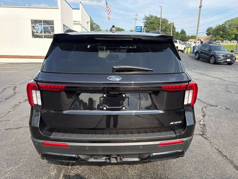 Used 2025 Ford Explorer ST-Line w/ ST-Line Street Pack AWD/4WD image 7