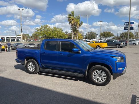 Used 2024 Nissan Frontier SV w/ SV Convenience Package image 2
