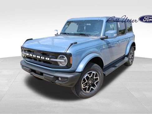 New 2025 Ford Bronco Outer Banks image 1