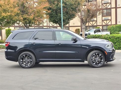 Certified 2024 Dodge Durango GT image 4